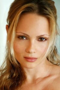 Beatrice Rosen in The Other Side of the Tracks