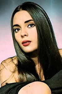 Pilar Velázquez in Esposa de día, amante de noche