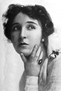 Edith Storey in The Dust of Egypt