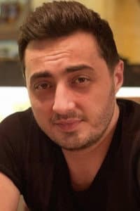 Mansur Sharif in 2 mal