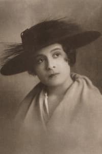 Rita Clermont in Der Alchimist
