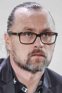 Piotr Nowak in Z daleka widok jest piękny
