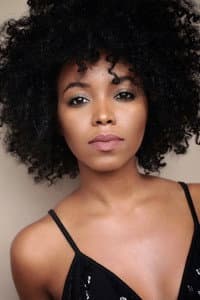 D'Kia Anderson in Kontrast