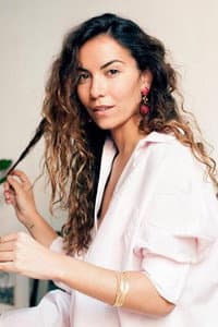Marta Vives in Deep Down
