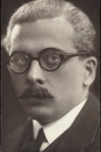 György Nagy in Lila akác
