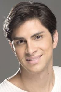 Cesar Flores in Cutting Horse
