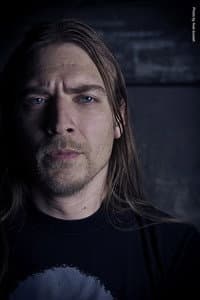 Ola Lindgren in Grave: Enraptured