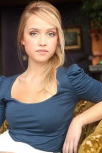 Siobhan Williams in The Quarry: Movie Mode