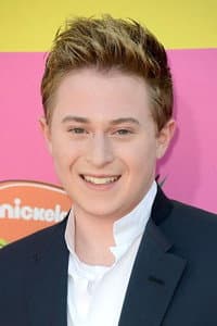 Reed Alexander in Ace Ventura Jr: Pet Detective