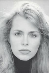 Suzee Slater in Cartel