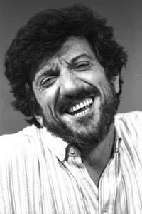 Gigi Proietti in La vita è una cosa meravigliosa