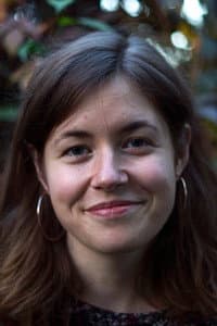 Rebeka Hatházi in Magyarázat mindenre