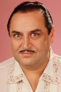 Darío Moreno in Dis-moi qui tuer