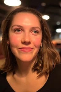 Mathilde Holtedahl Cuhra in Frisørsalongen på Frydelund