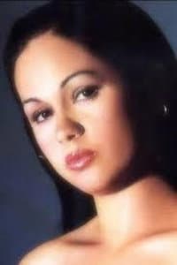 Camille Roxas in Pisil