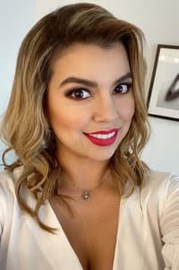 Liss Pereira in Liss Pereira: Adulto promedio