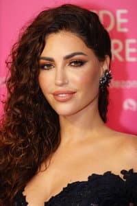 Yolanthe Cabau in Popoz
