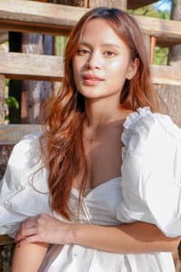 Julia Pascual in This is How Her Home Was Built
