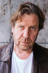 Uwe Rohde in 6 Zimmer Sonnenseite