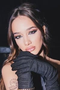 Ángela Torres in Temas propios