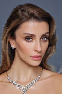 Özge Ulusoy in Kadın İşi Banka Soygunu