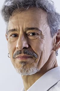 Emílio de Mello in Contra a Parede