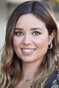 Dafne Fernández in Viral