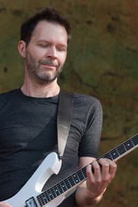 Paul Brandon Gilbert in Guitar Wars