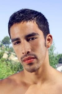 Milo Sommers in Hola Papi 2