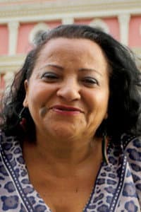 Rosa Malagueta in Yellow Cake