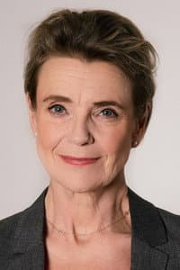 Stina Ekblad in På sista versen - En liten film om döden