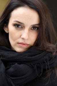 Yuliya Zimina in Des filles en noir