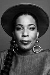 Macy Gray in Sneaks