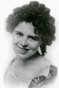 Dot Farley in Calling Hubby's Bluff
