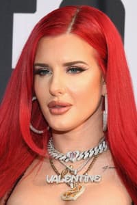 Justina Valentine in The Headliner