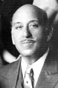 Enrique Acosta in ¡Huye, faldas!
