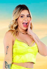 Vitória Moraes in Doce Família
