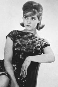 Marisa Natale in Queste pazze, pazze donne