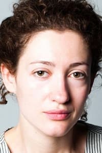 Miriam Sekhon in Незначительные подробности случайного эпизода