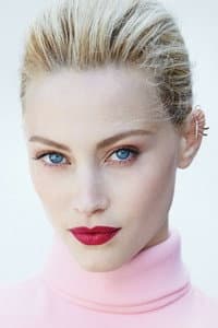 Sarah Gadon in Corner Office