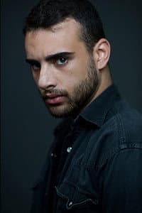 Azad Boutella in Le Rêve des Apaches