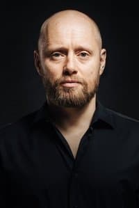 Aksel Hennie in Tina & Bettina 2 - The Comeback