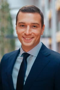 Jordan Bardella in La Main Armée Du Fascisme