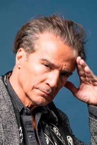 René Casados in Se me sale cuando me río