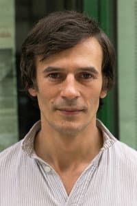 Tony Isbert in El clan de los Nazarenos