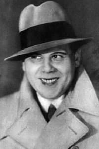 Adolphe Engers in Die vierte von rechts