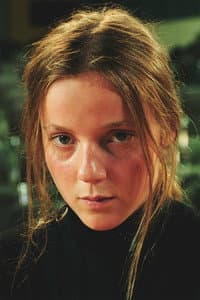 Loane Balthasar in Sarah joue un loup-garou