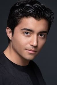 Makana David in Dig