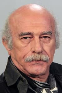 Halil Kumova in Toprağa Uzanan Eller