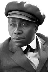 Oscar Smith in Hold 'Em Yale
